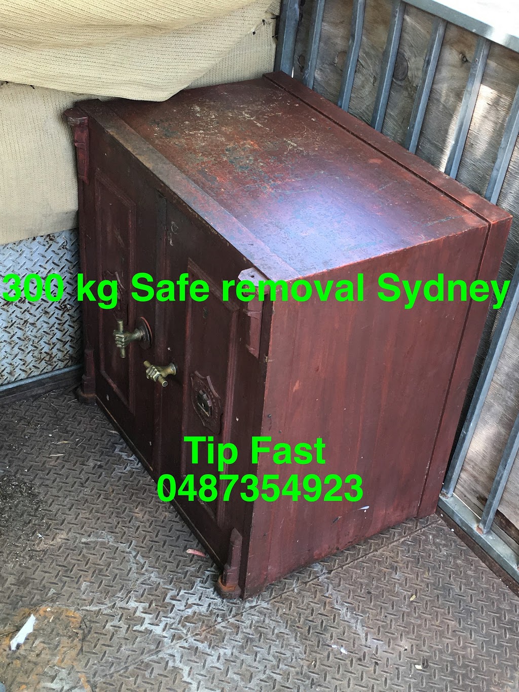 Tip Fast | 24 George St, East Gosford NSW 2250, Australia | Phone: (02) 4339 1752