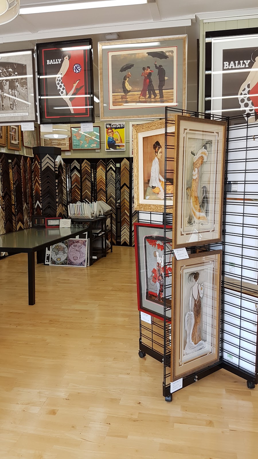 Creative Framing Solutions | 337 Waterworks Rd, Ashgrove QLD 4060, Australia | Phone: (07) 3366 9977