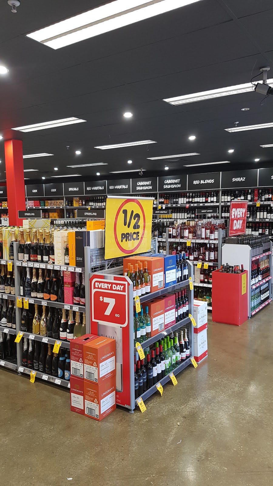 Liquorland Wanneroo | store | 9 Rocca Way, Wanneroo WA 6065, Australia | 0894045821 OR +61 8 9404 5821
