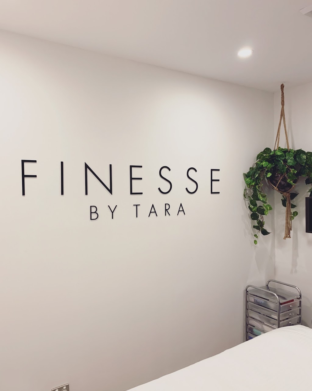 Finesse by Tara | spa | Located Inside Coogee Boutique, Shop 3/56 Carr St, Coogee NSW 2034, Australia | 0415937646 OR +61 415 937 646