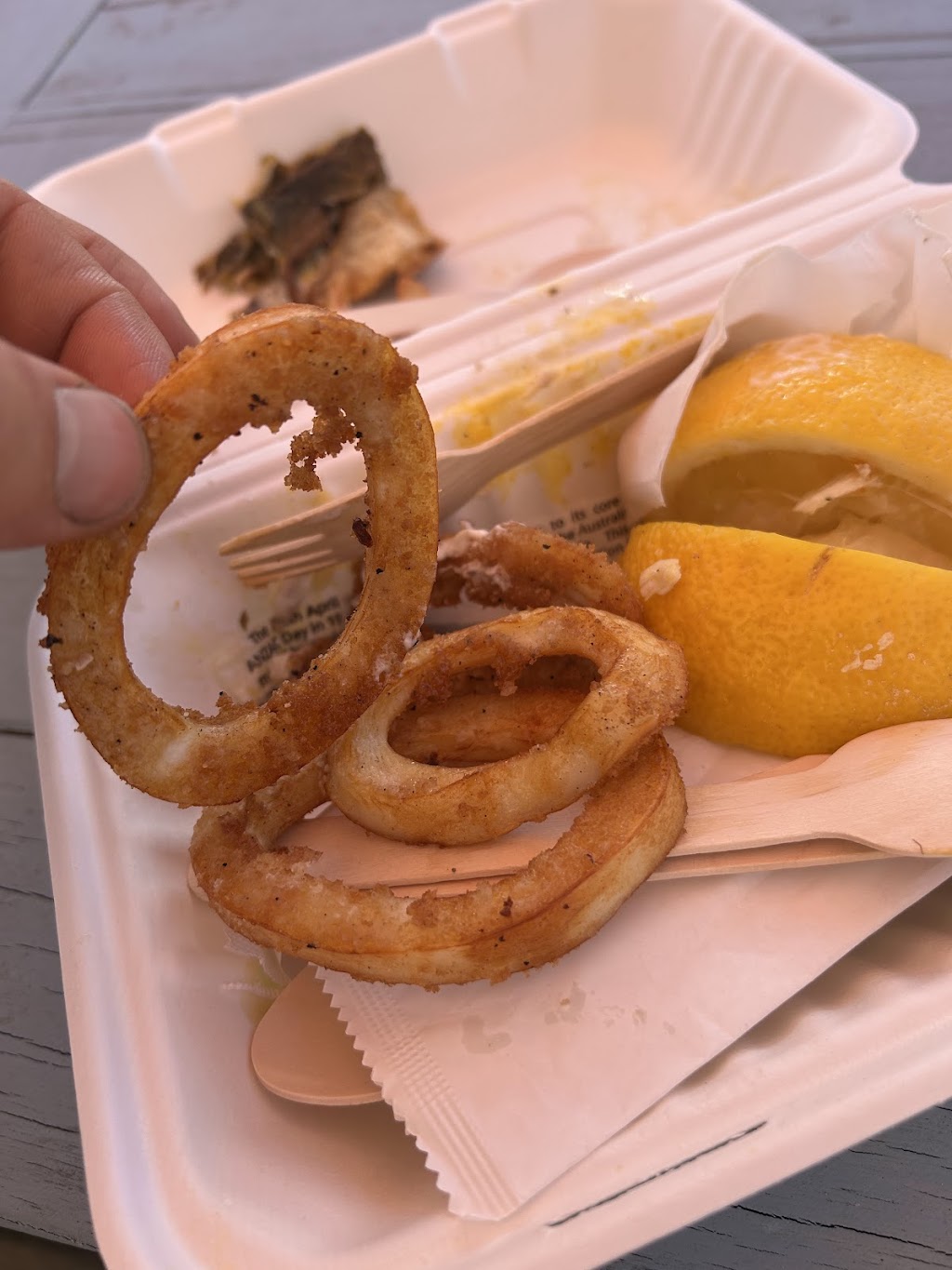 Perrys Seafood | 7 Stradbroke Pl, Dunwich QLD 4183, Australia | Phone: 0484 595 790