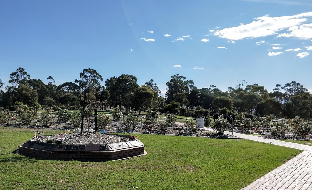 Lilydale Cemeteries Trust | park | 126- 128 Victoria Rd, Lilydale VIC 3140, Australia | 0397372300 OR +61 3 9737 2300