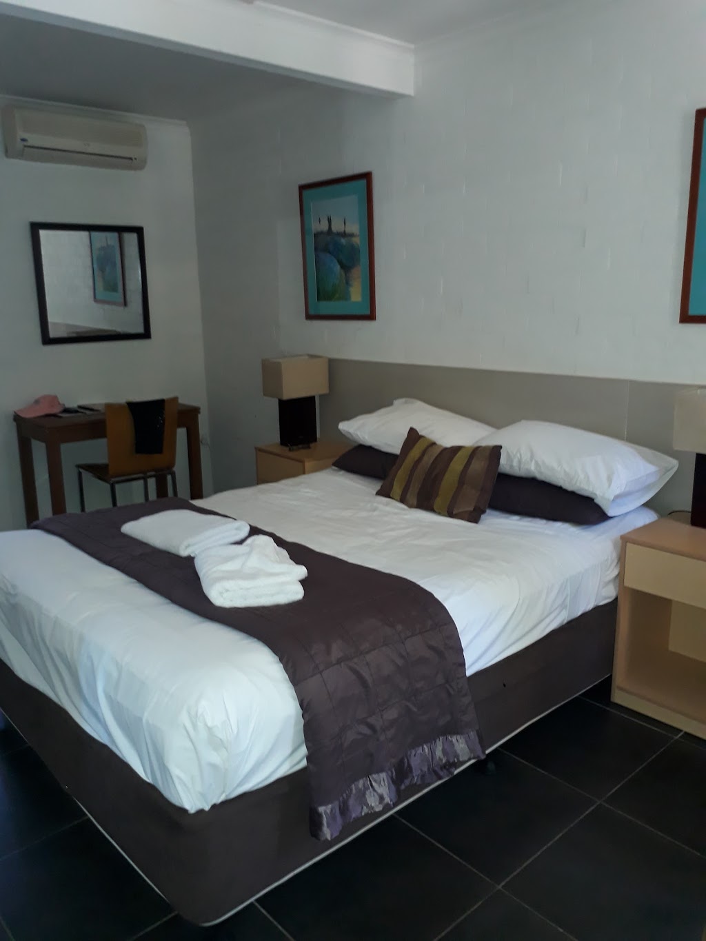 Horizons Motel | lodging | 2267 Gold Coast Hwy, Mermaid Beach QLD 4218, Australia | 1800337574 OR +61 1800 337 574