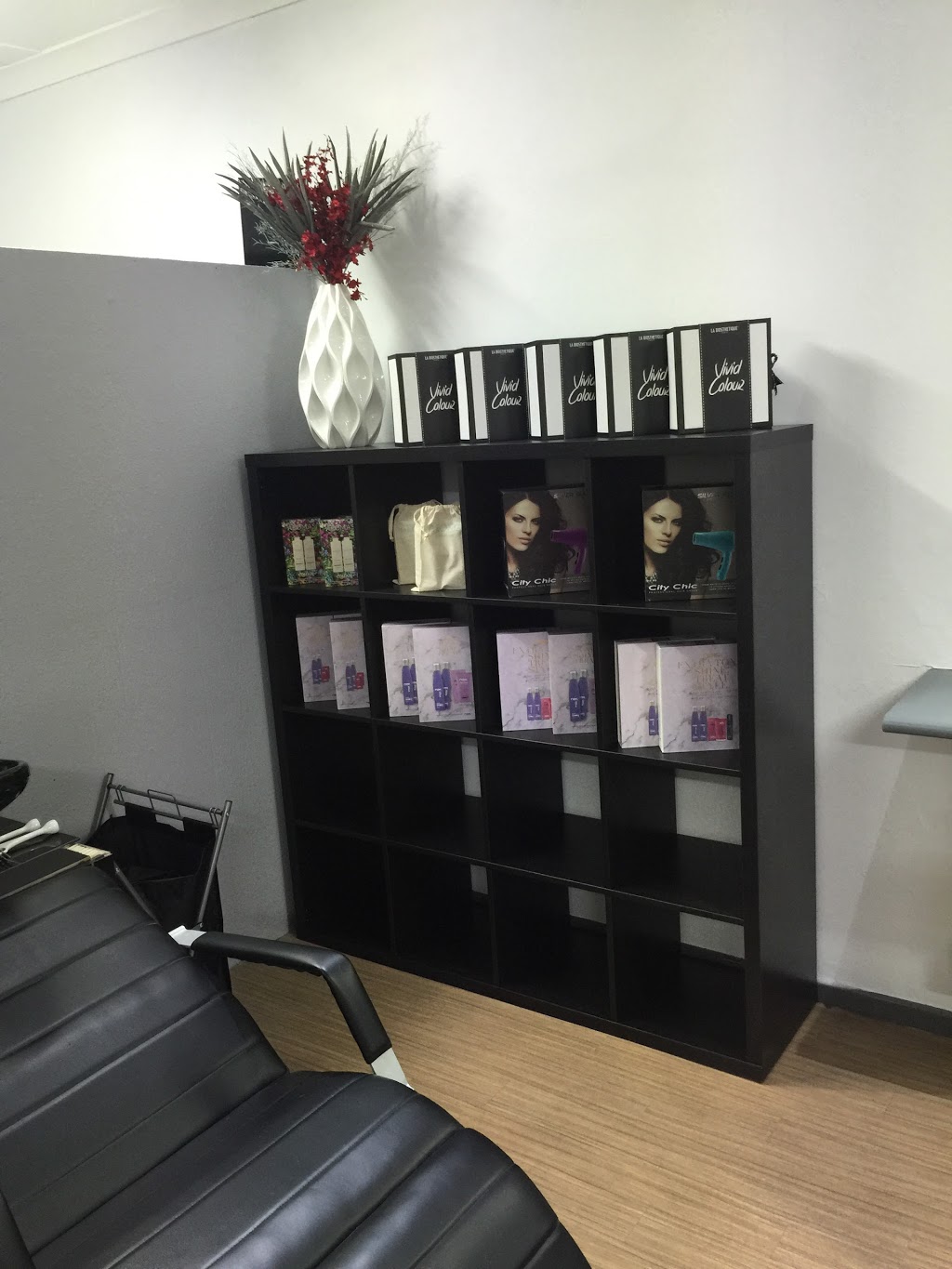 Rival Hairdressing Studio | hair care | 3/151 Lucy Victoria Ave, Australind WA 6233, Australia | 0897251784 OR +61 8 9725 1784