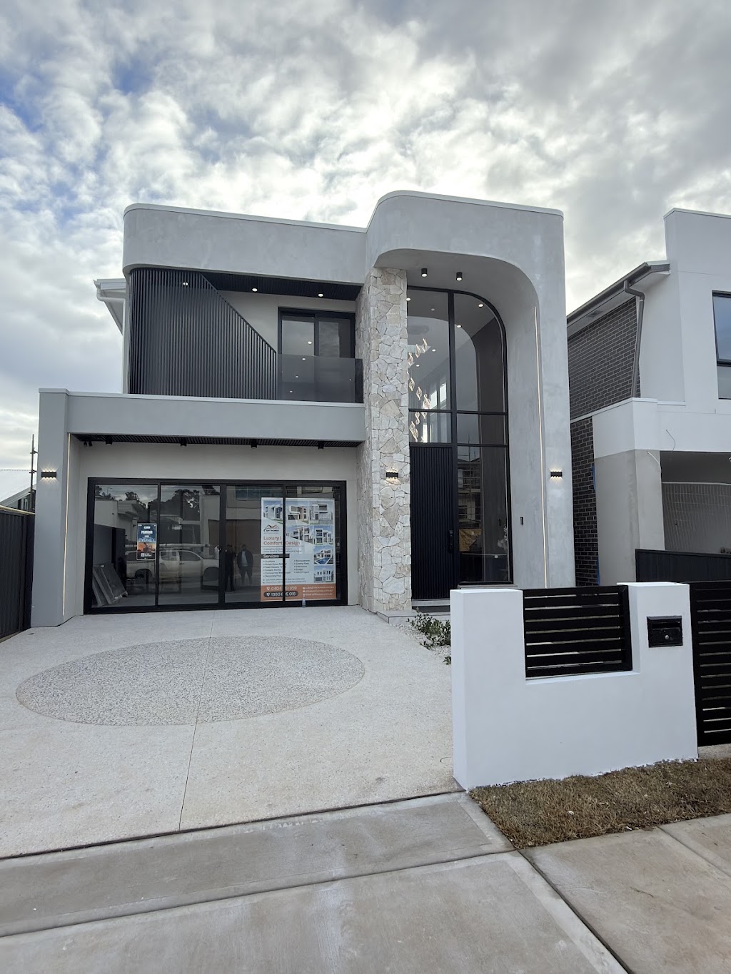 AHT HOMES DISPLAY HOUSE | 66 Modenese St, Austral NSW 2179, Australia | Phone: 1300 685 016