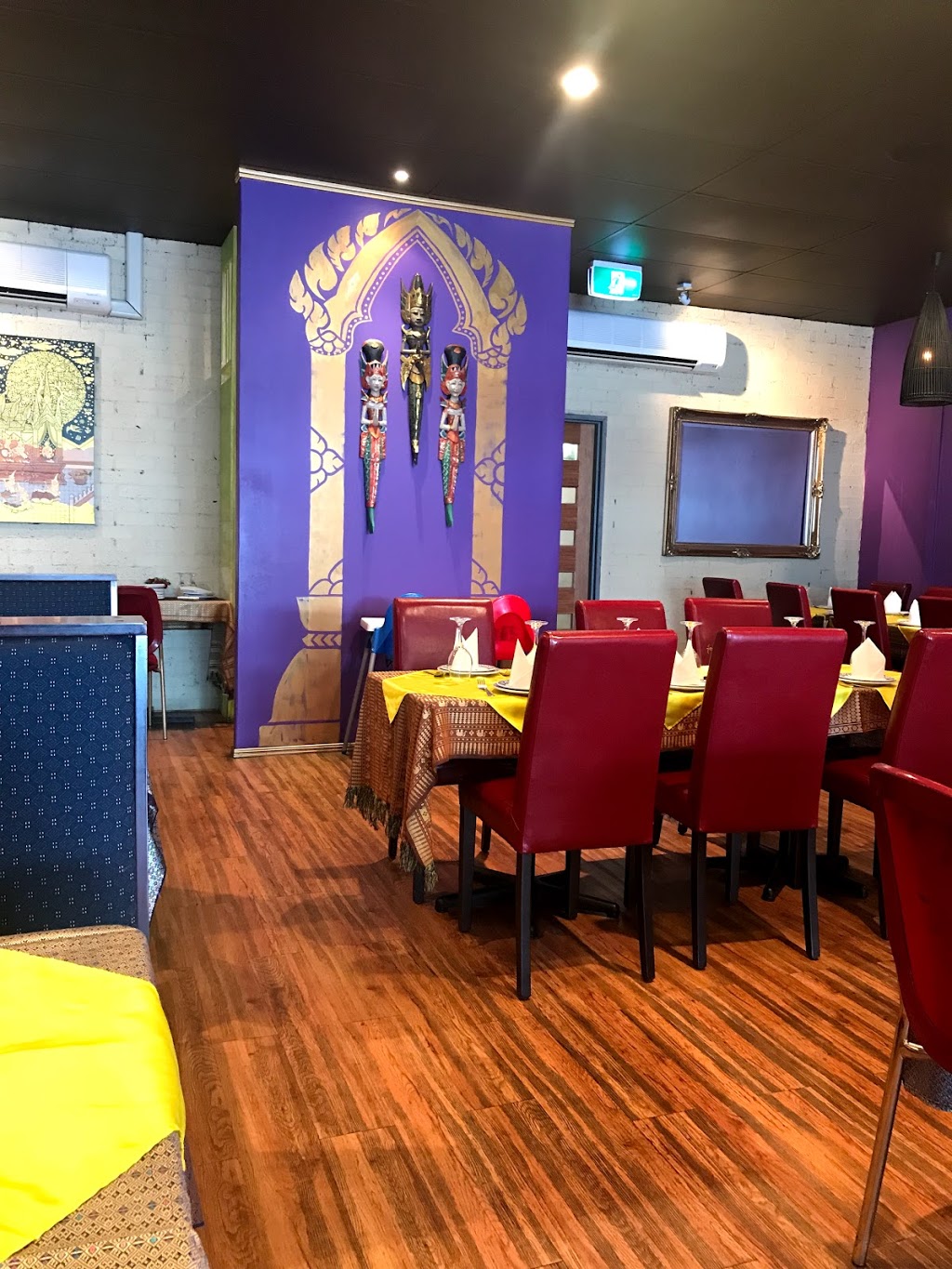 Jack & Royal | restaurant | 121 Remembrance Driveway, Tahmoor NSW 2573, Australia | 0246831101 OR +61 2 4683 1101