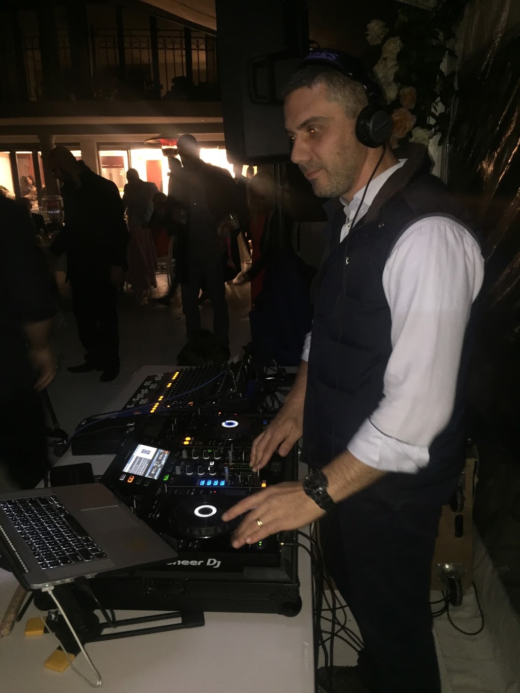 DJ Richy | English, Lebanese & Arabic DJ | 32 Jean St, Seven Hills NSW 2147, Australia | Phone: 0405 755 700