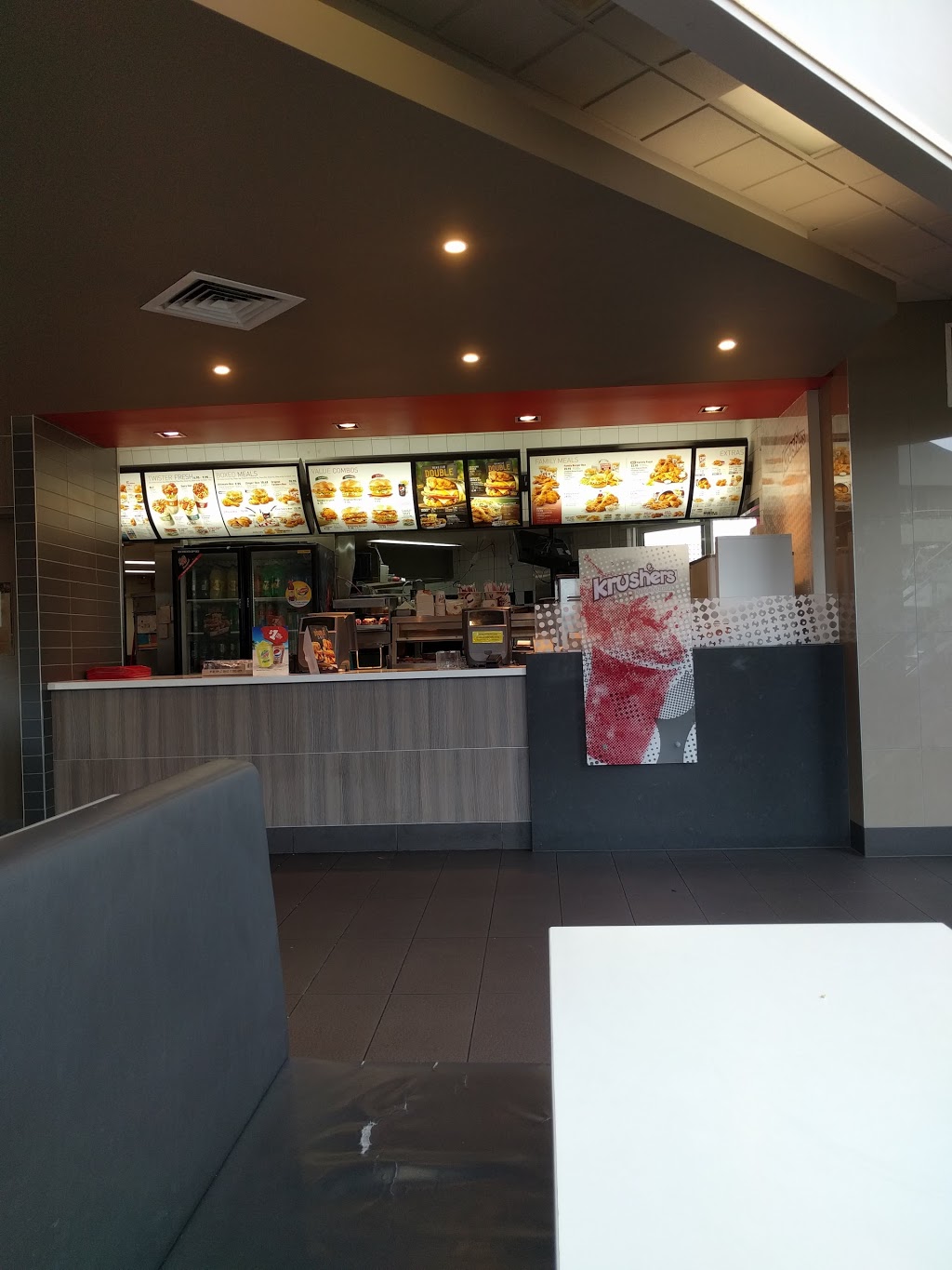 KFC Flemington | restaurant | 242 Racecourse Rd, Flemington VIC 3031, Australia | 0393721933 OR +61 3 9372 1933