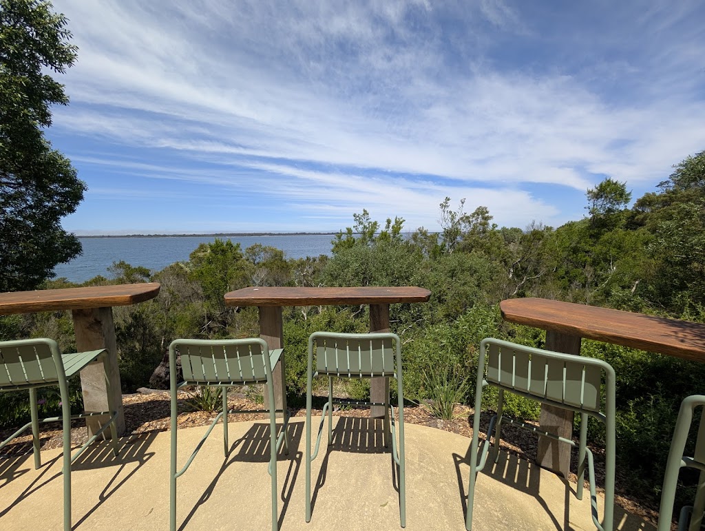 Metung Hot Springs Holiday Homes | 73 Storth Ryes Ave, Metung VIC 3904, Australia | Phone: 0400 010 206