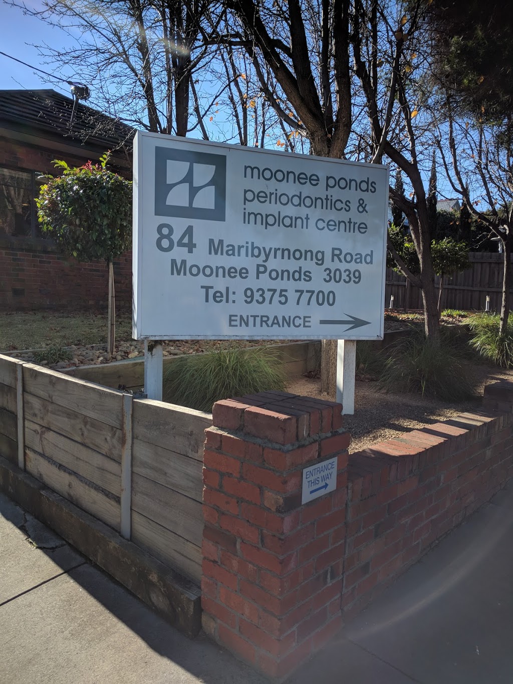 Moonee Ponds Periodontic & Implant Centre | dentist | 84 Maribyrnong Rd, Moonee Ponds VIC 3039, Australia | 0393757700 OR +61 3 9375 7700