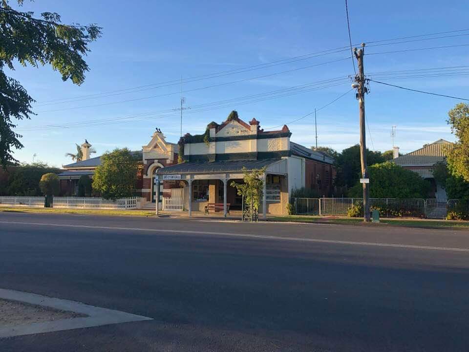 The Palms Hotel | lodging | Tocumwal NSW 2714, Australia | 0358742025 OR +61 3 5874 2025