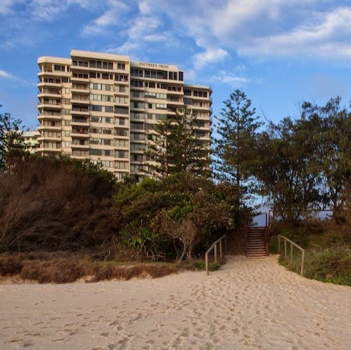 Southern Cross Apartments Burleigh Heads | 114-124 The Esplanade, Burleigh Heads QLD 4220, Australia | Phone: (07) 5535 3266