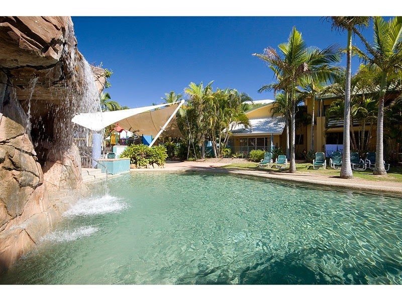 Blue Sky Apartments at Diamond Beach Resort | lodging | 10-16 Alexandra Ave, Mermaid Beach QLD 4218, Australia | 0755755096 OR +61 7 5575 5096