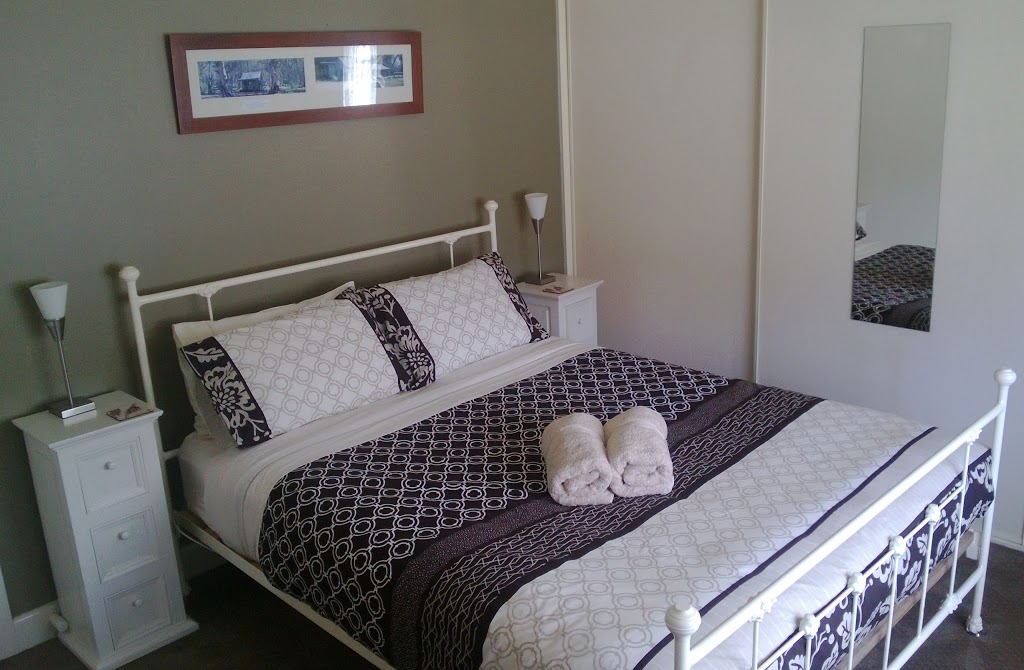 Robyns Nest Country Cottages | 69 Highton Ln, Mansfield VIC 3722, Australia | Phone: 0427 030 957