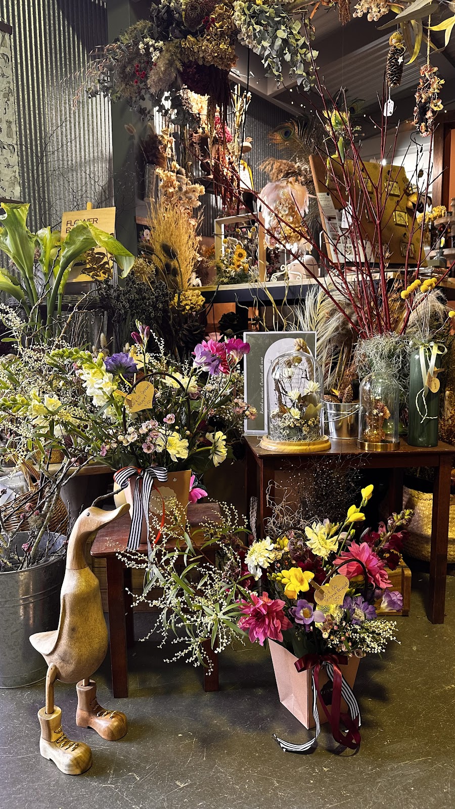 The Flower Bar Collective | 3070 Remembrance Driveway, Bargo NSW 2574, Australia | Phone: 0414 306 771
