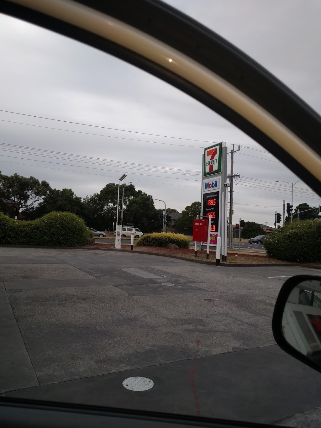 7-Eleven St Albans North | gas station | 33 Taylors Rd, St Albans VIC 3021, Australia | 0393621649 OR +61 3 9362 1649
