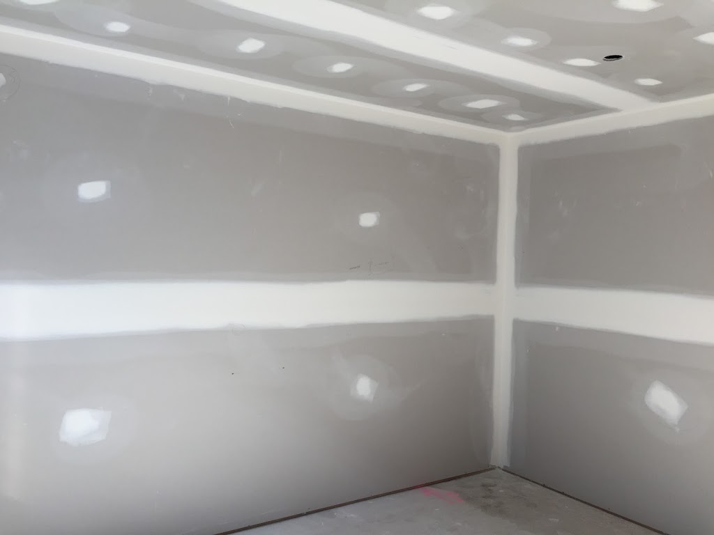 M.I.S painting services | 2 Lynne St, Donvale VIC 3111, Australia | Phone: 0451 198 612