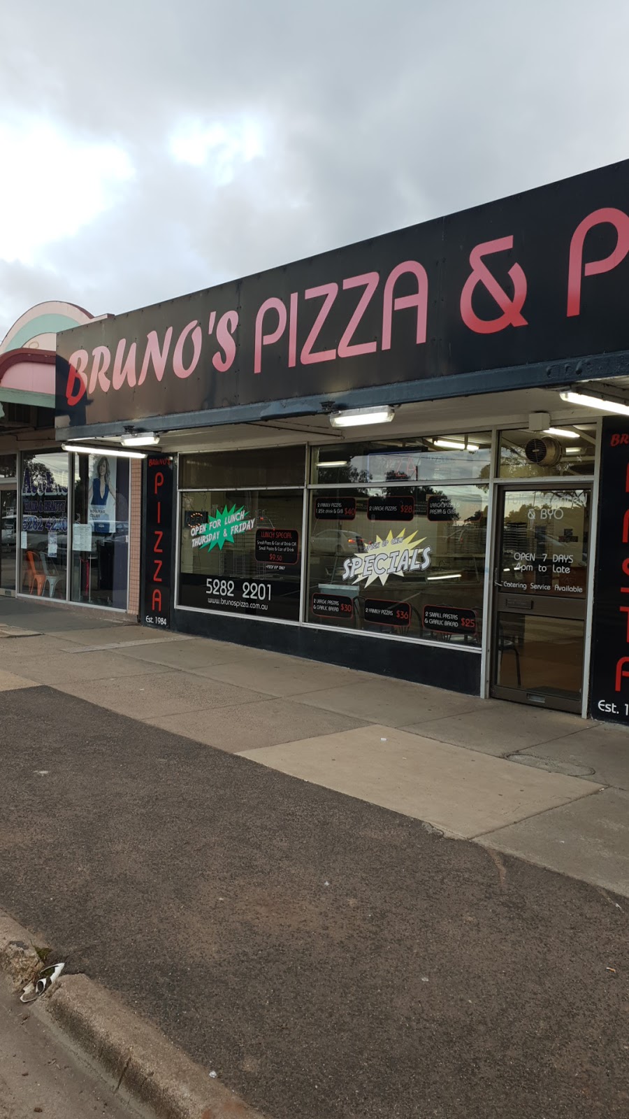 Brunos Pizza & Pasta | 16 Patullos Rd, Lara VIC 3212, Australia | Phone: (03) 5282 2201