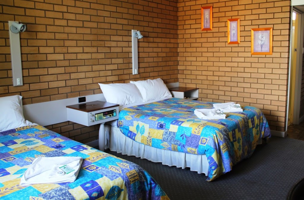 Sandpipers @ Millicent | lodging | 51 Mount Gambier Rd, Millicent SA 5280, Australia | 0887332211 OR +61 8 8733 2211
