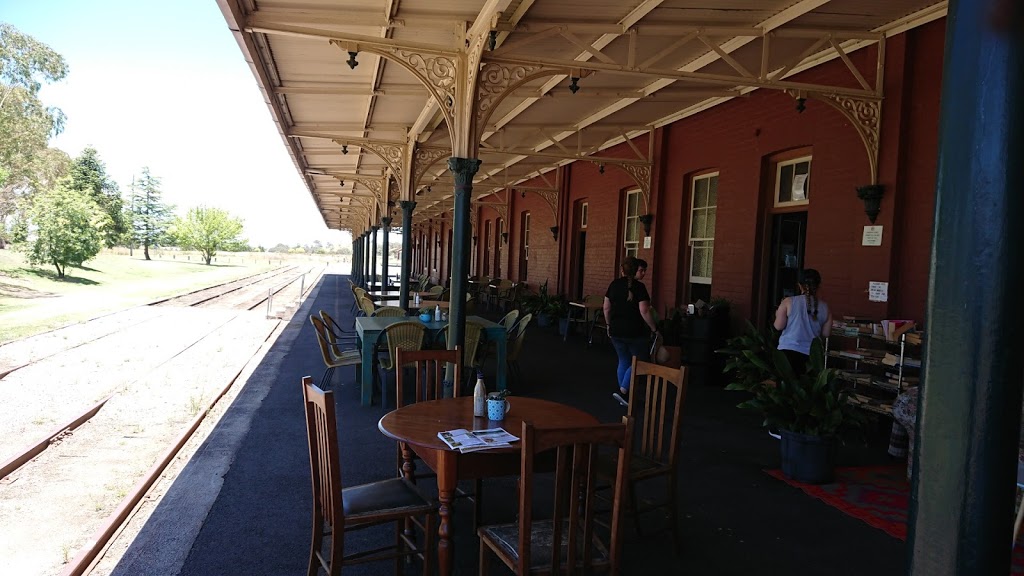 Wallangarra Railway Cafe | Rockwell St, Wallangarra QLD 4383, Australia | Phone: (07) 4684 3376