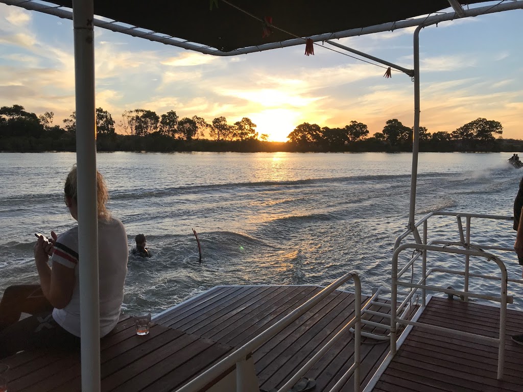 Galaxy Houseboat | Lot 60/100 Roper Rd, Murray Bridge SA 5253, Australia | Phone: 0409 821 290