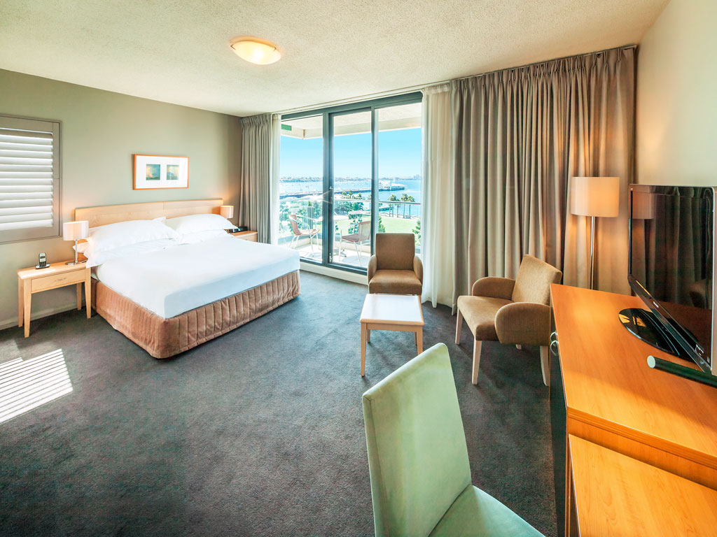 Novotel Geelong | lodging | 10-14 Eastern Beach, Geelong VIC 3220, Australia | 0352231377 OR +61 3 5223 1377