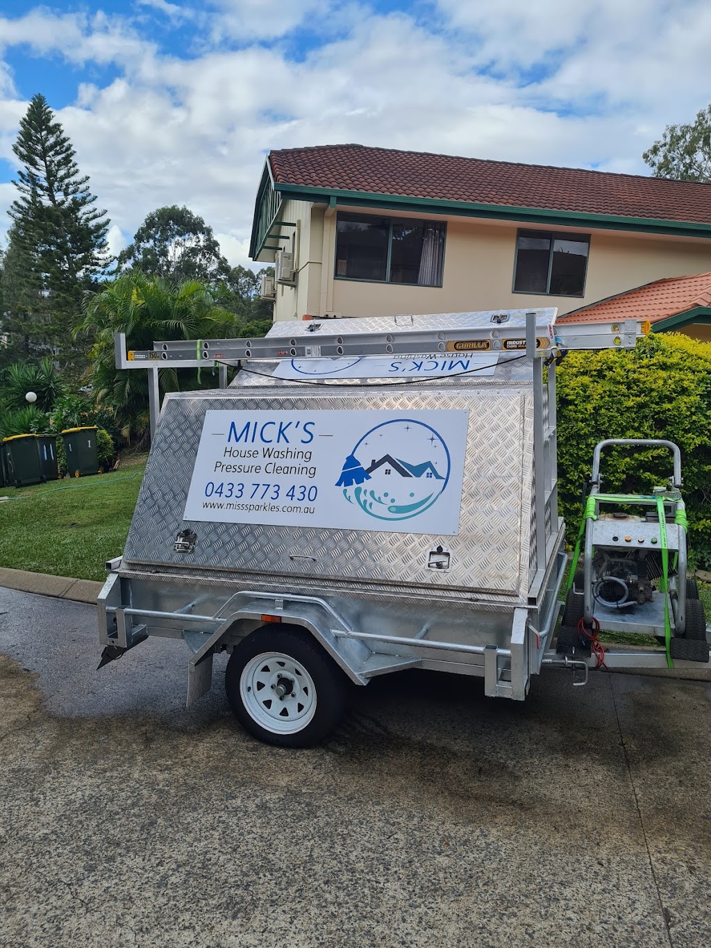 Miss Sparkles Cleaning | 9 Buchanan Cct, Oxenford QLD 4210, Australia | Phone: 0433 042 916