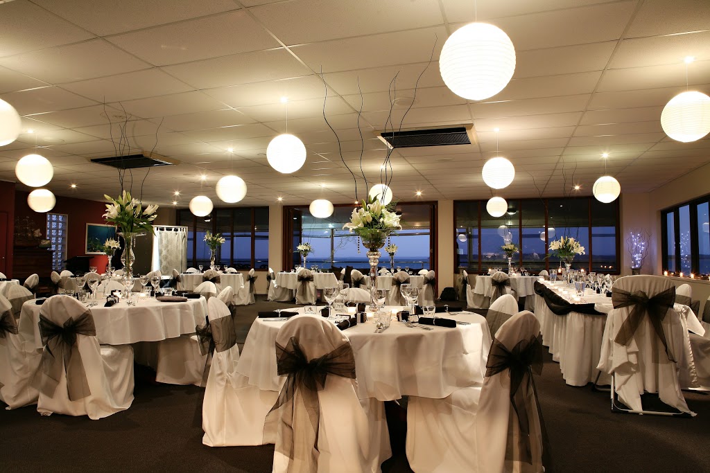 Waterfront Restaurant | Pulgul St & Kent St, Urangan QLD 4655, Australia | Phone: (07) 4194 6733