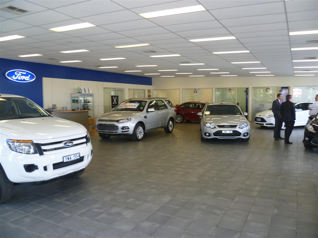 Davison Motors | car dealer | 705/711 Fifteenth St, Mildura VIC 3500, Australia | 0350187400 OR +61 3 5018 7400