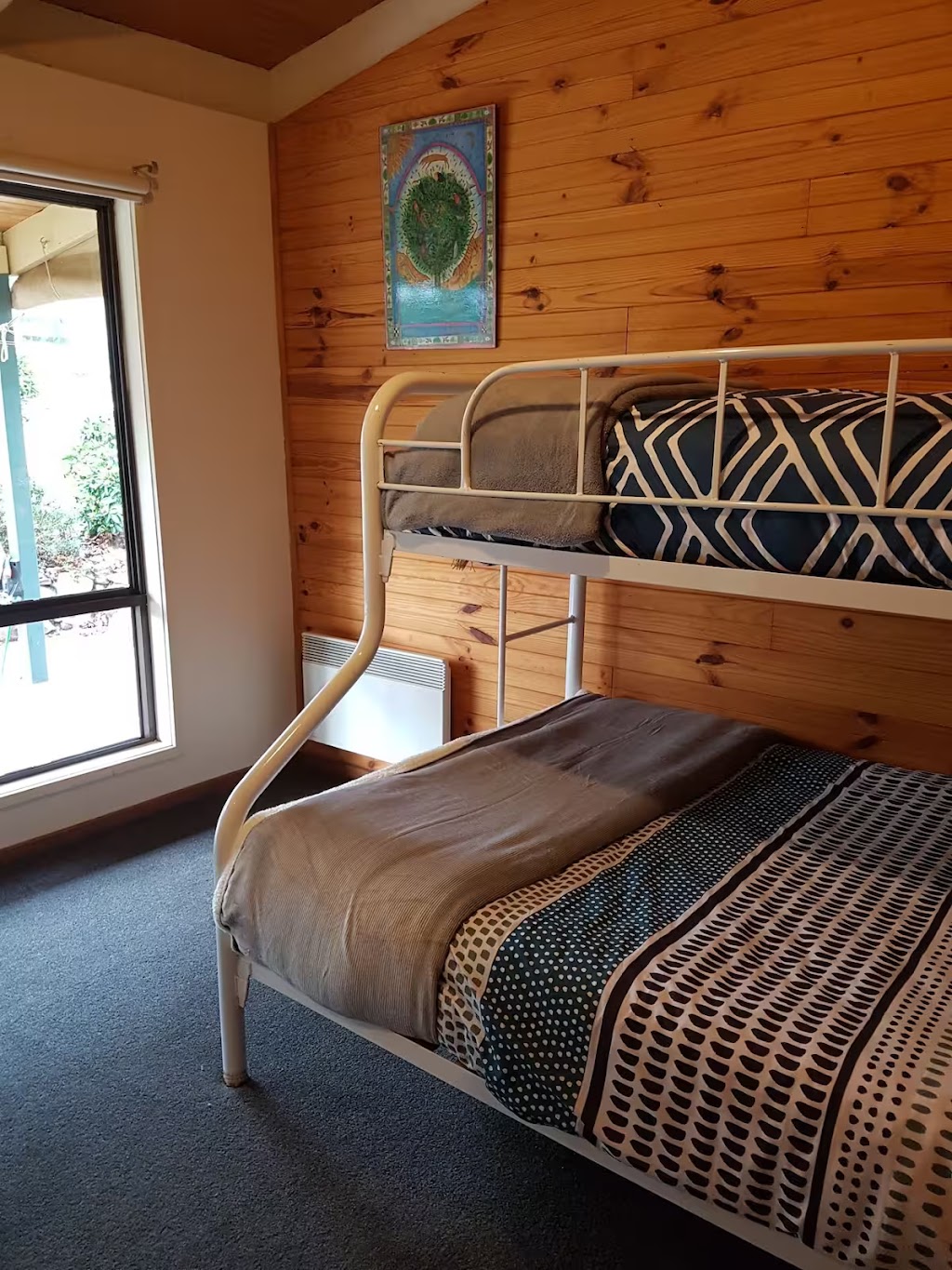 Mansfield Cottage and Studio | 65 Mt Battery Rd, Mansfield VIC 3722, Australia | Phone: 0419 307 509