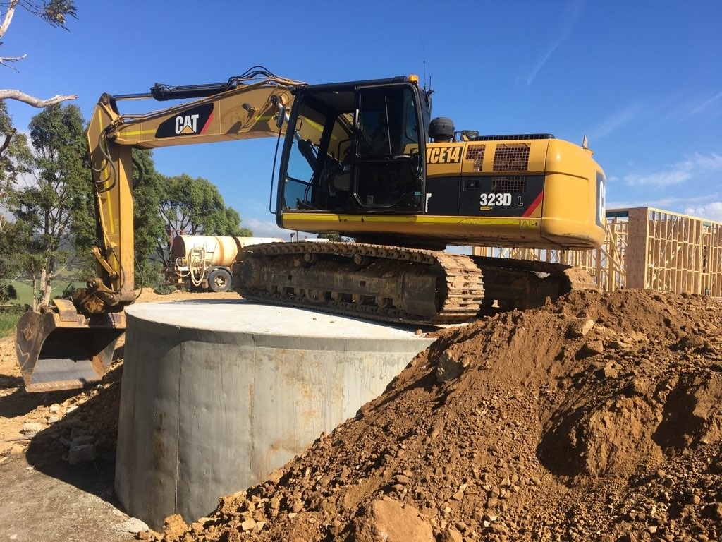 Terry Miller Concrete Tanks | 1023 Cookinburra Rd, Indigo Valley VIC 3688, Australia | Phone: 0419 462 814