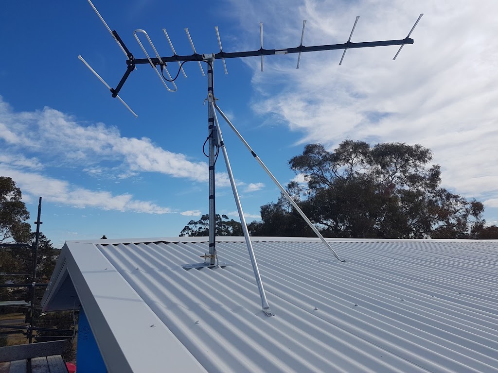 Col Harris Antennas Services – TV Antenna Installation & Repair |  | Servicing Shoalhaven, Nowra, Berry, Bomaderry Broughton, Gerroa, Gerringong, Kiama, Bangalee, Cambewarra, Terara, 15a Roxborough Rd, Far Meadow NSW 2535, Australia | 0418262925 OR +61 418 262 925