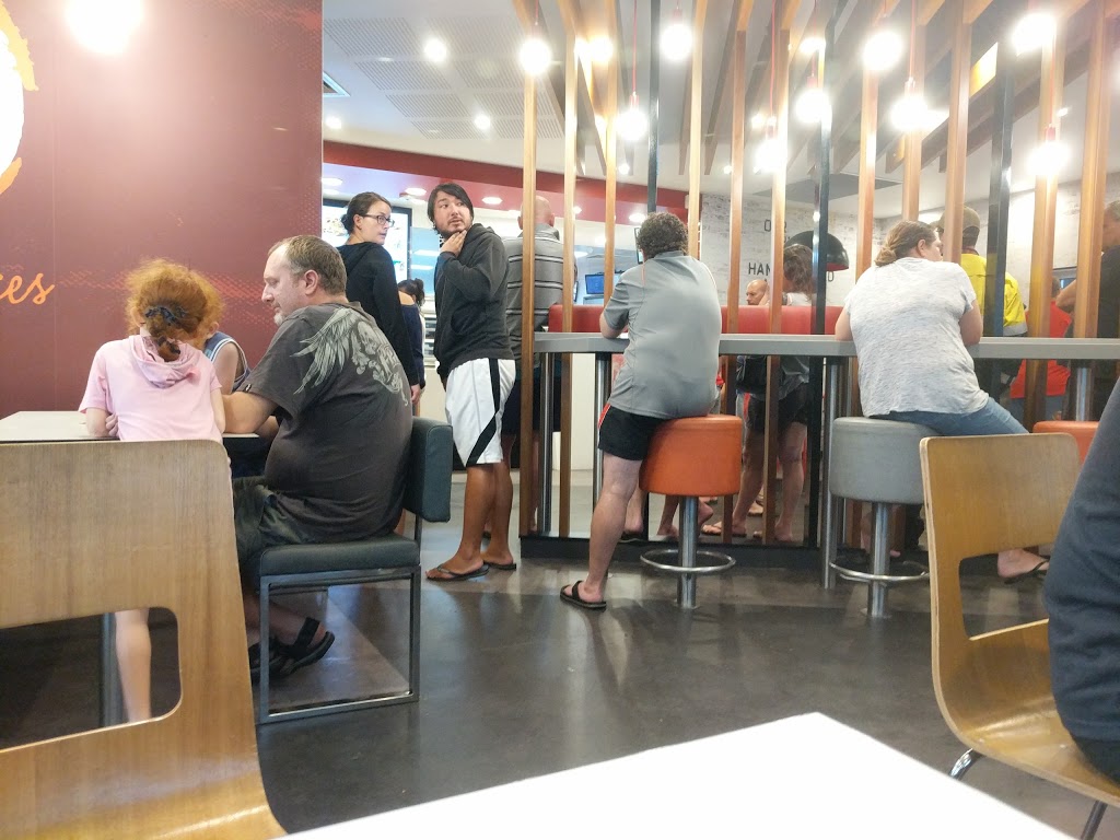 KFC Mackay | meal takeaway | 32 Hinton St, Mackay QLD 4740, Australia | 0749577717 OR +61 7 4957 7717