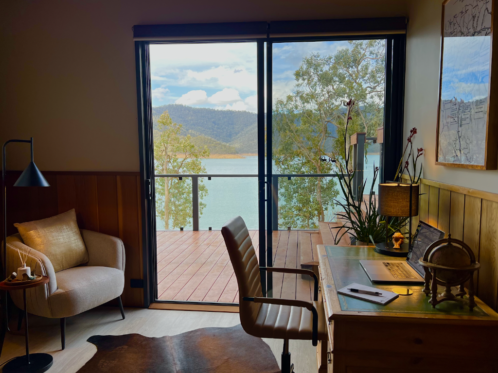 ODeer On the Point Accommodation | 20 Andrew Ct, Taylor Bay VIC 3713, Australia | Phone: 0407 812 536