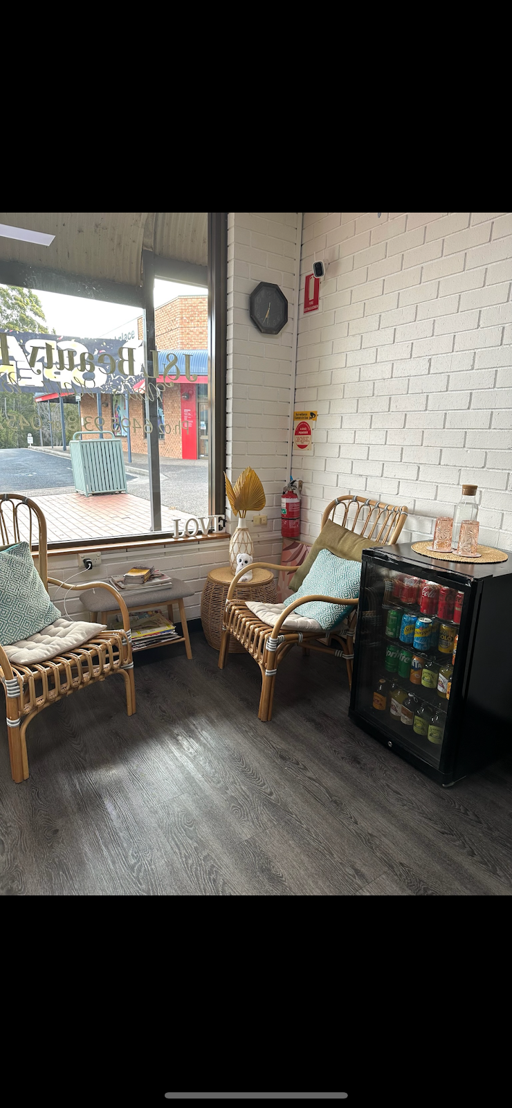J&L Beauty House Nails-Hair-Beauty | 13 Tura Beach Dr, Tura Beach NSW 2548, Australia | Phone: 0457 701 628