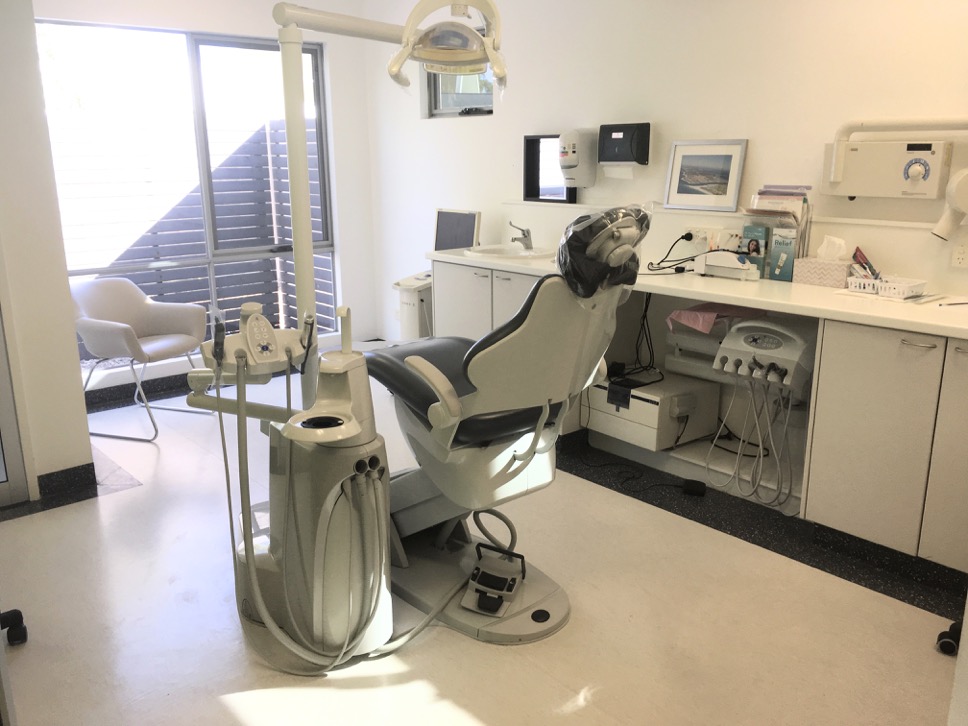 Stender Dental Studio | dentist | 73 Cobblers Rd, Falcon WA 6210, Australia | 0895343800 OR +61 8 9534 3800