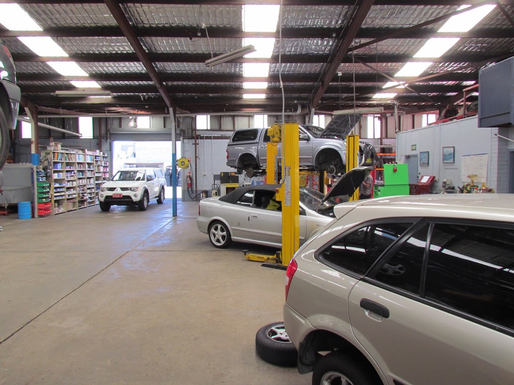 Blacktown Service Centre | car repair | Cnr Sunnyholt Road & Bessemer Street, Blacktown NSW 2148, Australia | 0298311566 OR +61 2 9831 1566