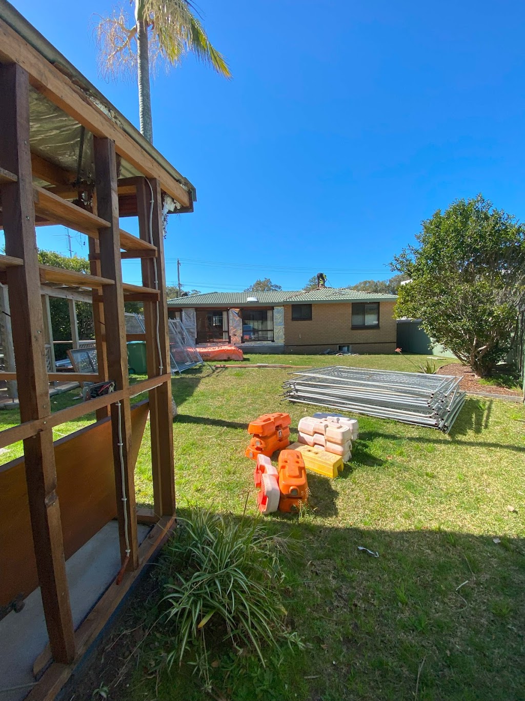 Rapid Demolition | 15 Gaudry St, The Oaks NSW 2570, Australia | Phone: 0491 174 084