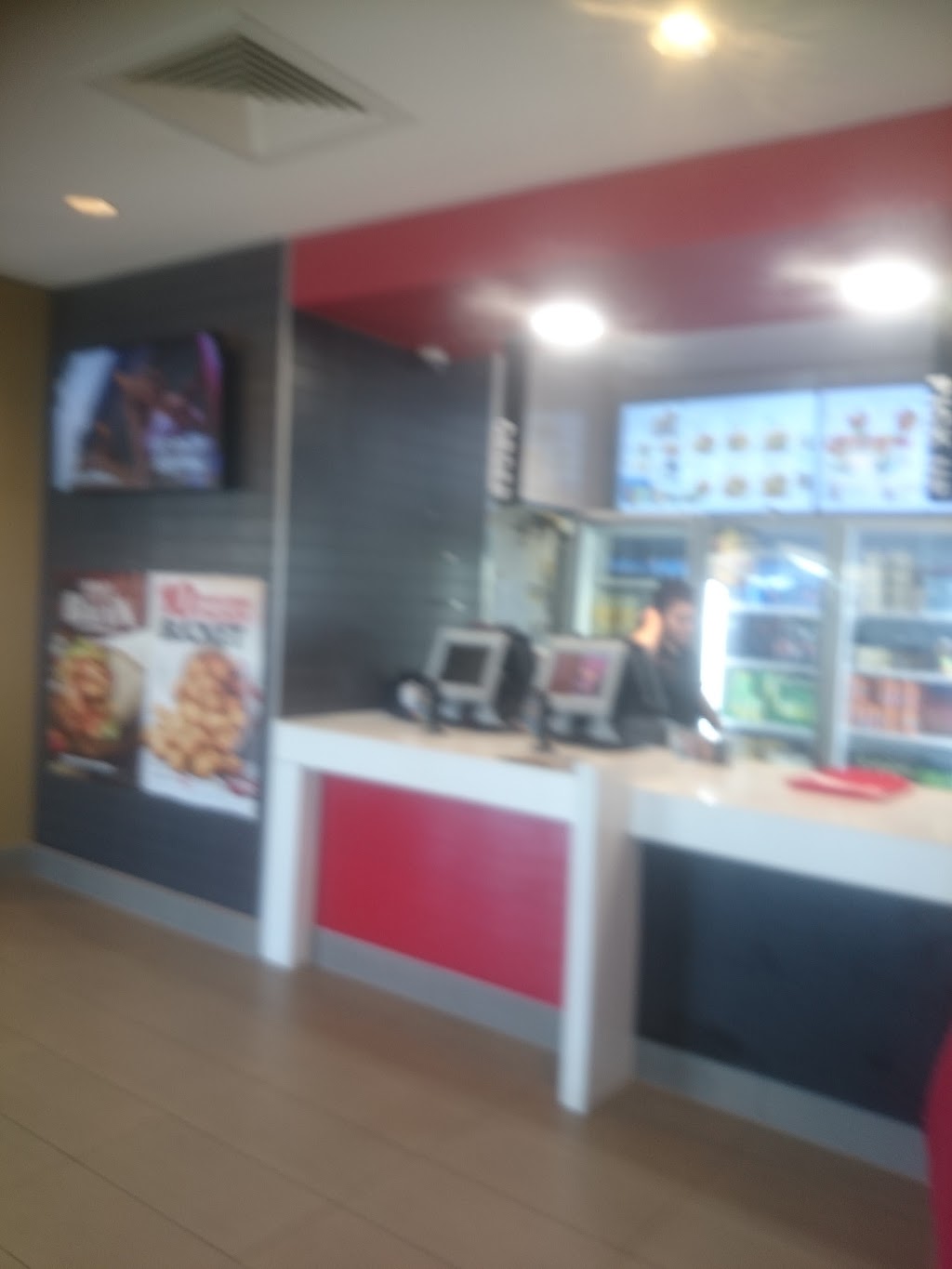 KFC Roxburgh Park | meal takeaway | 230 Somerton Rd, Roxburgh Park VIC 3064, Australia | 0393039545 OR +61 3 9303 9545