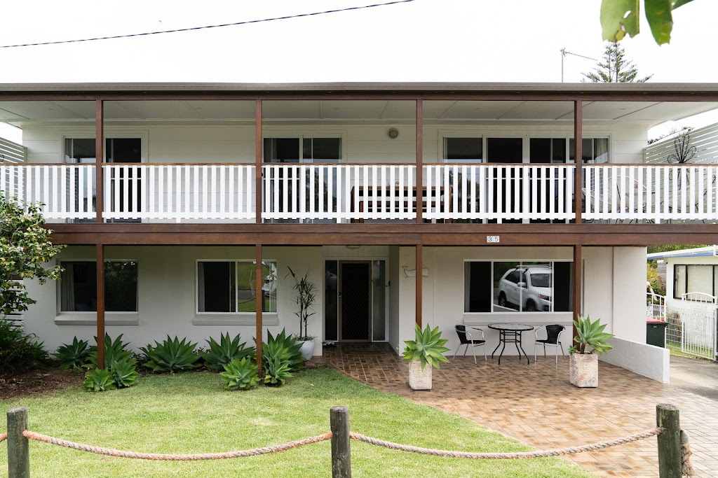 Four Quarters Currarong Beach | 35 Crookhaven Parade, Currarong NSW 2540, Australia | Phone: 0413 482 210