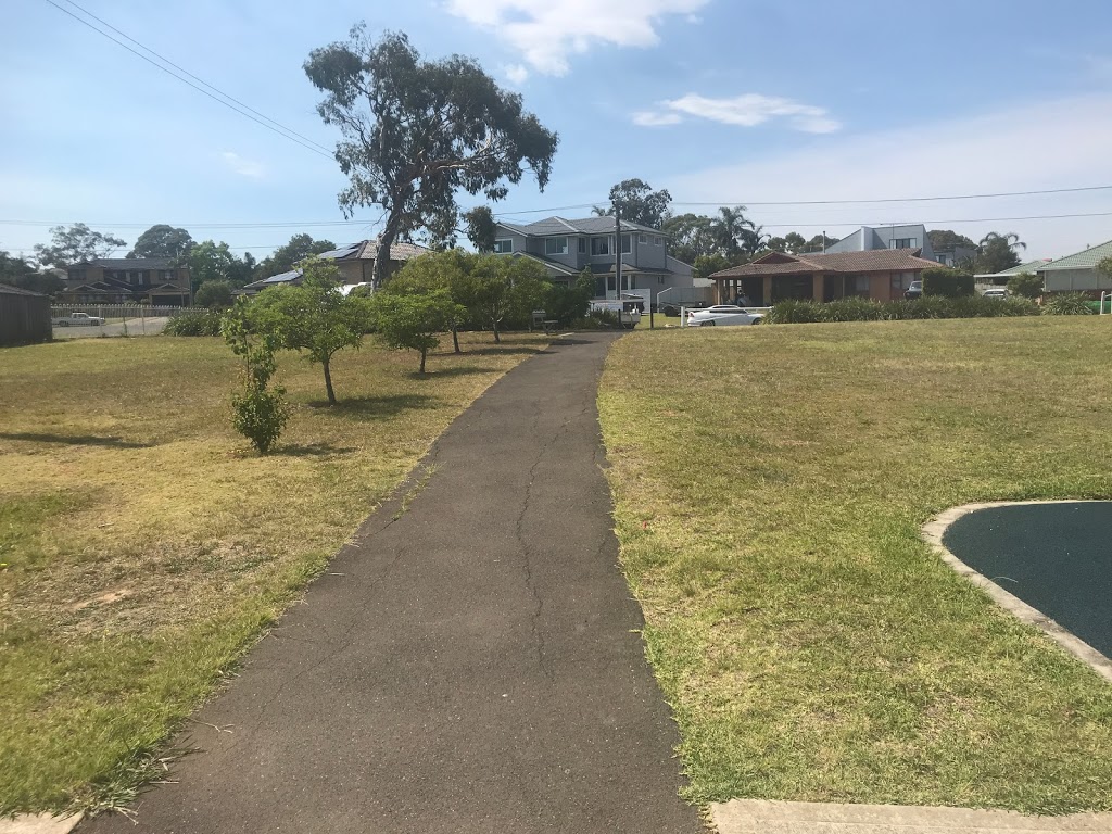 Syme Park | park | 21 Craig Ave, Moorebank NSW 2170, Australia