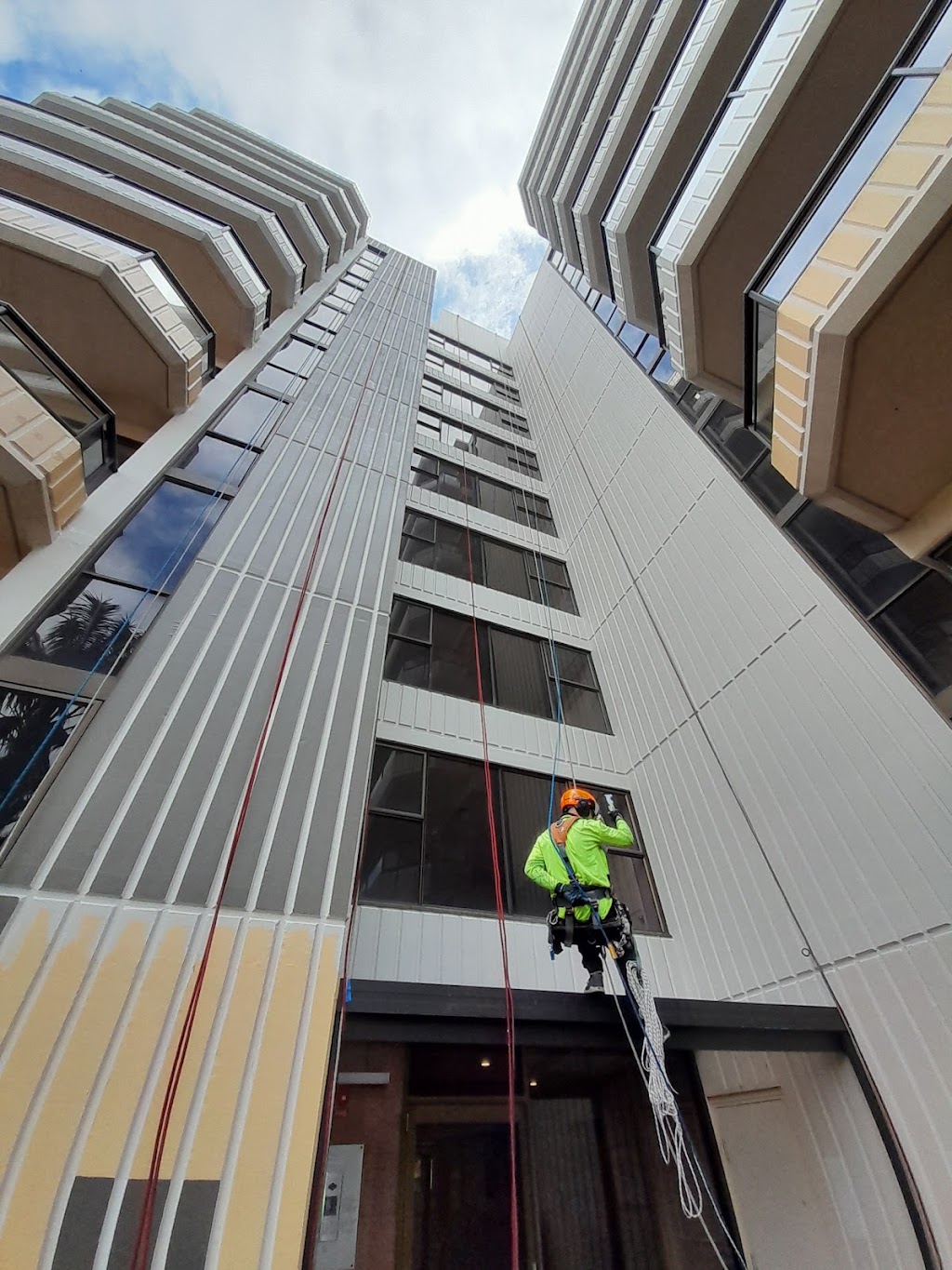 Xtreme Rope Access | 60 Ash Ave, Albion Park Rail NSW 2527, Australia | Phone: 0405 260 285