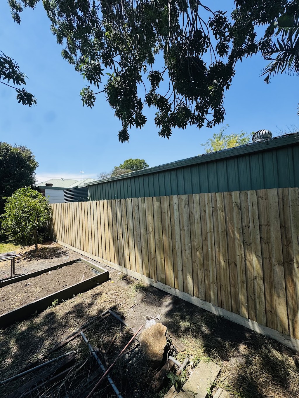 AD Fencing and Home Solutions | Outlook road, Mount Waverley VIC 3149, Australia | Phone: 0412 302 506
