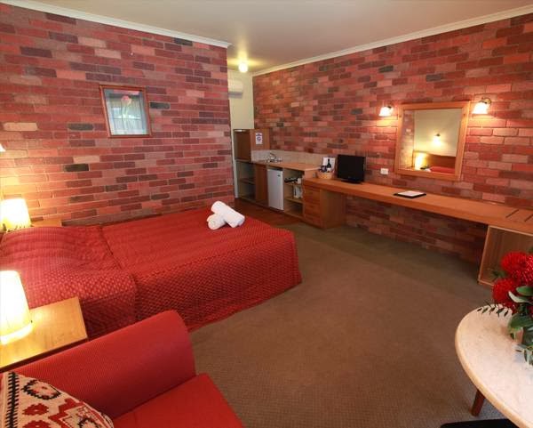 Mansfield Valley Motor Inn | lodging | 2 Elvins St, Mansfield VIC 3722, Australia | 0357751300 OR +61 3 5775 1300