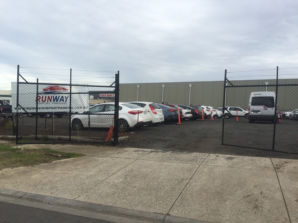 Runway Airport Parking | parking | 42 Moore Rd, Airport West VIC 3043, Australia | 0403682804 OR +61 403 682 804