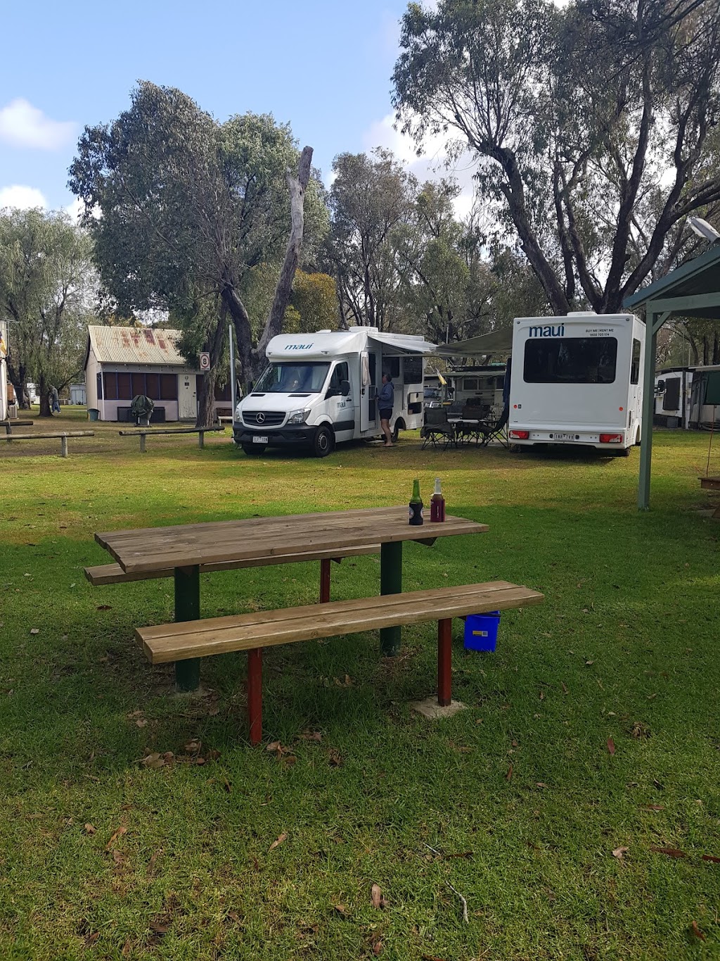 Tathams Caravan Park | rv park | 16 S Yunderup Rd, South Yunderup WA 6208, Australia | 0895376844 OR +61 8 9537 6844