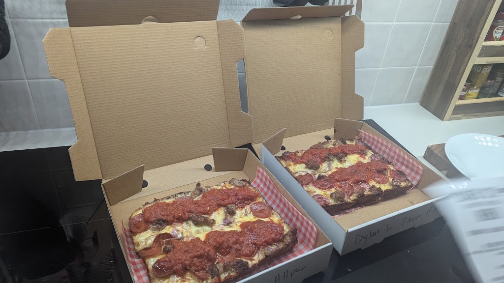 Lukey Ds Detroit Style Pizza | 78 Kenakan St, Edgeworth NSW 2285, Australia | Phone: 0406 140 437