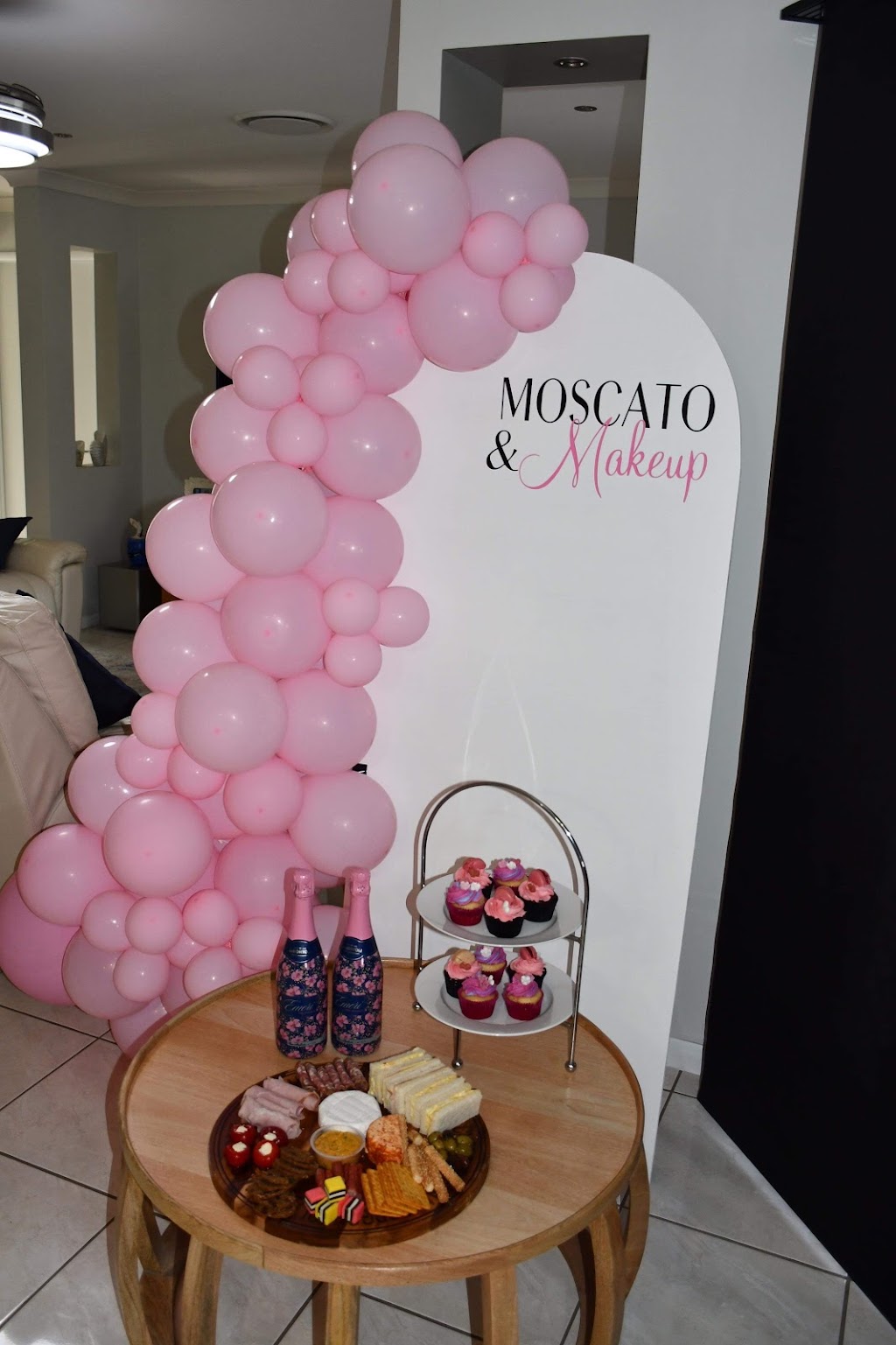 Moscato and Makeup |  | 3 Parklink W Ave, Wondunna QLD 4655, Australia | 0424303427 OR +61 424 303 427