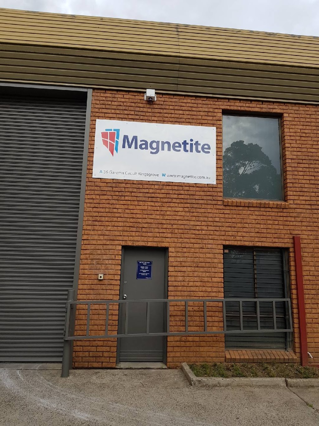 Magnetite Double Glazing Sydney | car repair | 36 Garema Circuit, Kingsgrove NSW 2208, Australia | 0295654070 OR +61 2 9565 4070