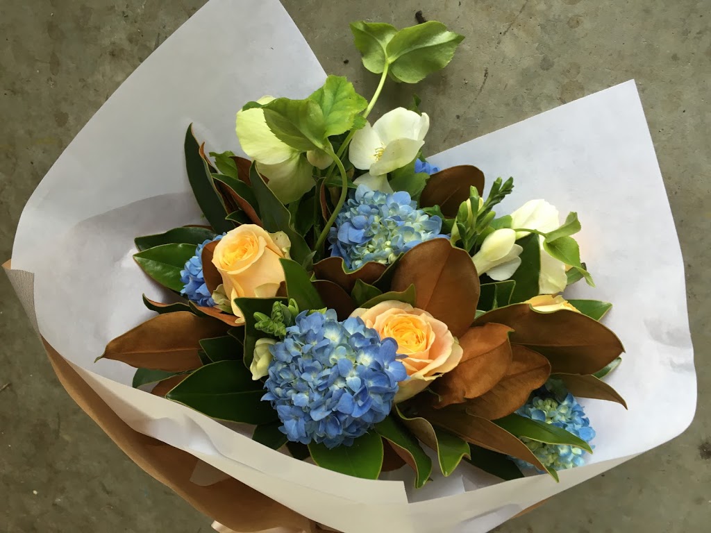 Great Ocean Road Flowers | florist | 5A Zeally Bay Rd, Torquay VIC 3228, Australia | 0352613311 OR +61 3 5261 3311